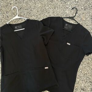 Figs Classic Black Scrub Tops